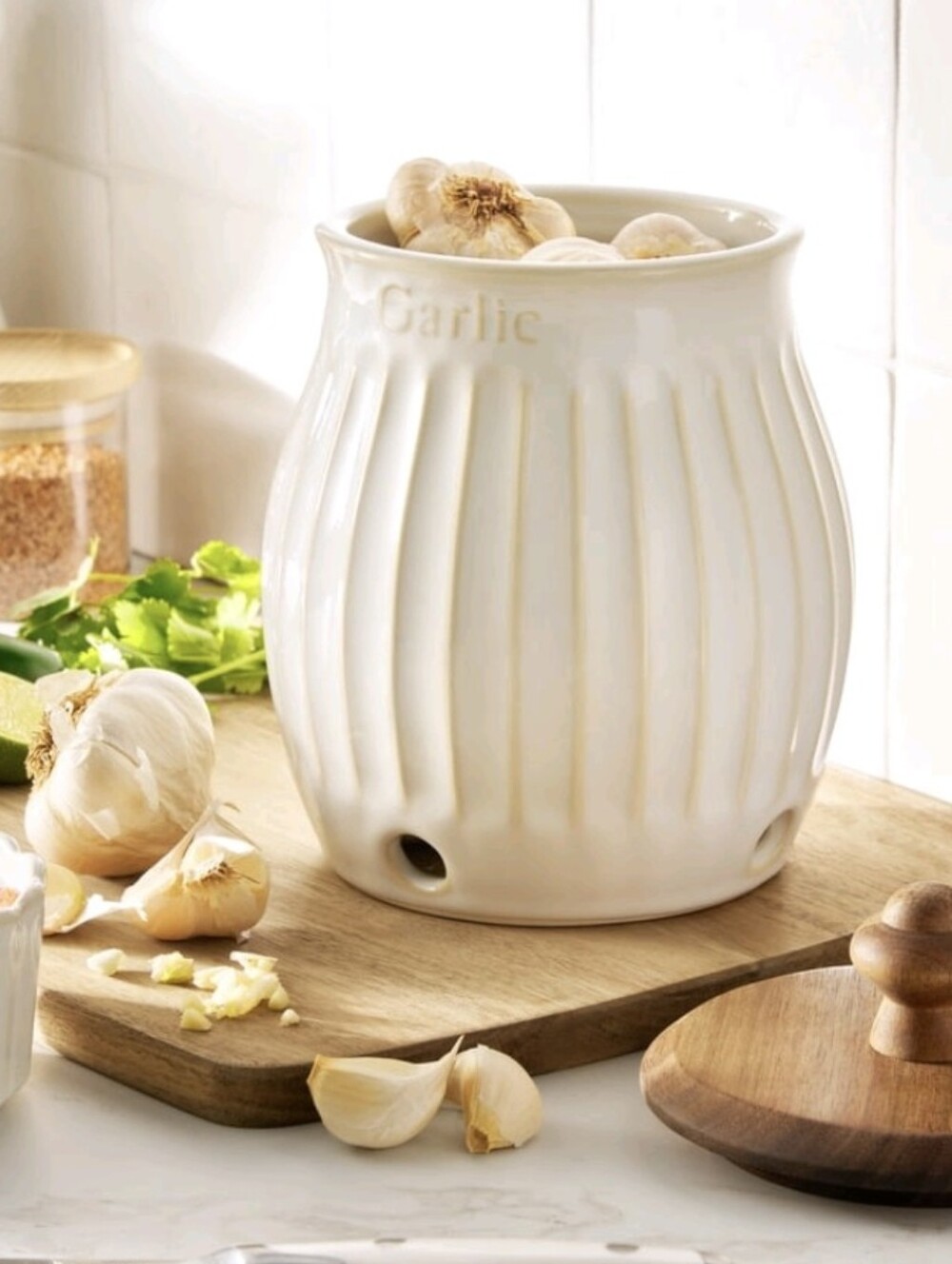 ❤️ New The Pioneer Woman Colette Garlic Keeper Cream Ceramic with Wooden Lid